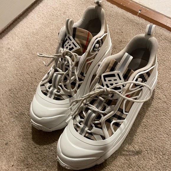 Burberry Arthur Check Sneaker. Size 11.5 US Mens. Excellent condition. - Picture 2 of 6